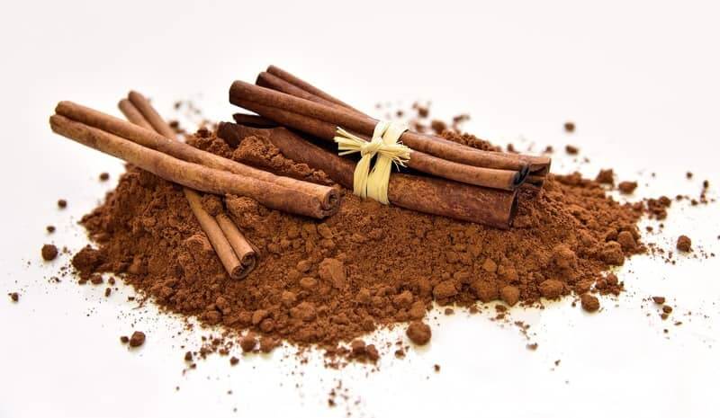 use cinnamon powder to keep roaches away